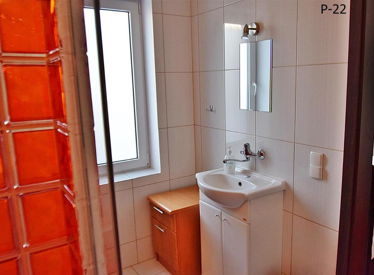 Pod Debem Bed & Breakfast ครีนิซามอร์สกา ภายนอก รูปภาพ