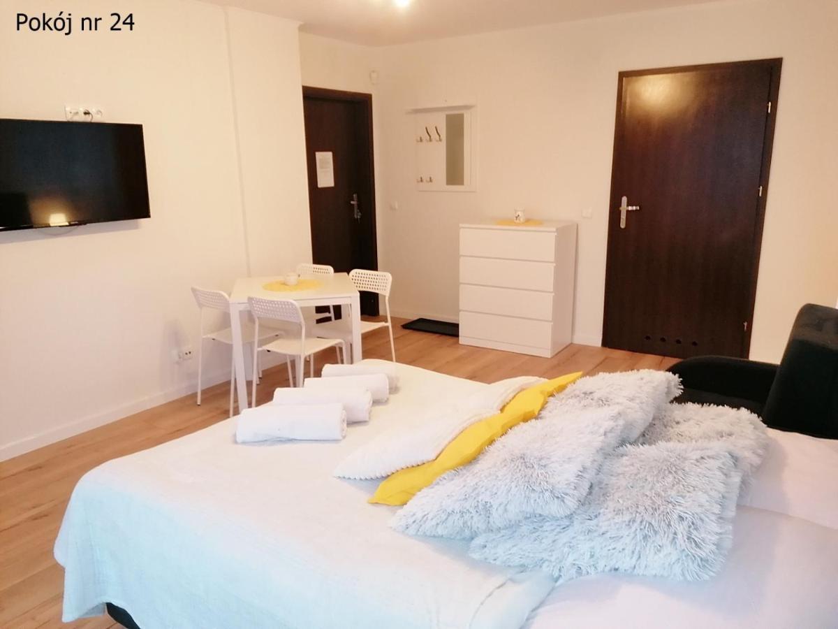 Pod Debem Bed & Breakfast ครีนิซามอร์สกา ภายนอก รูปภาพ