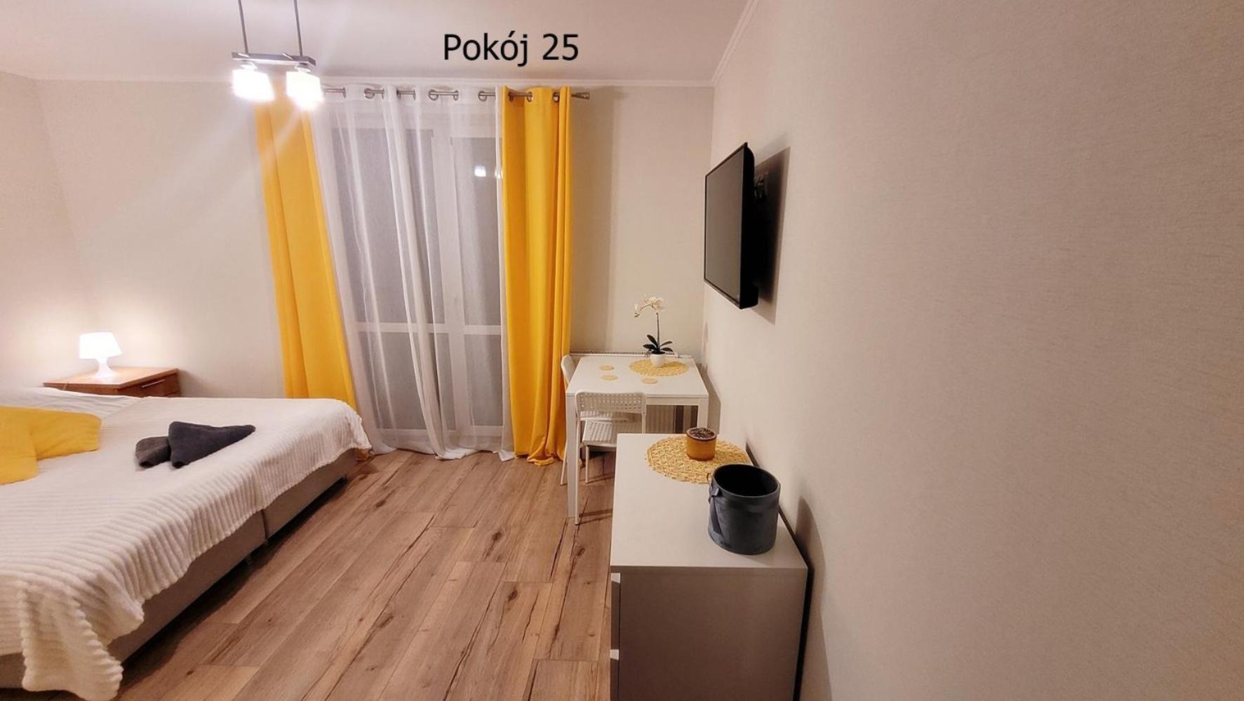 Pod Debem Bed & Breakfast ครีนิซามอร์สกา ภายนอก รูปภาพ