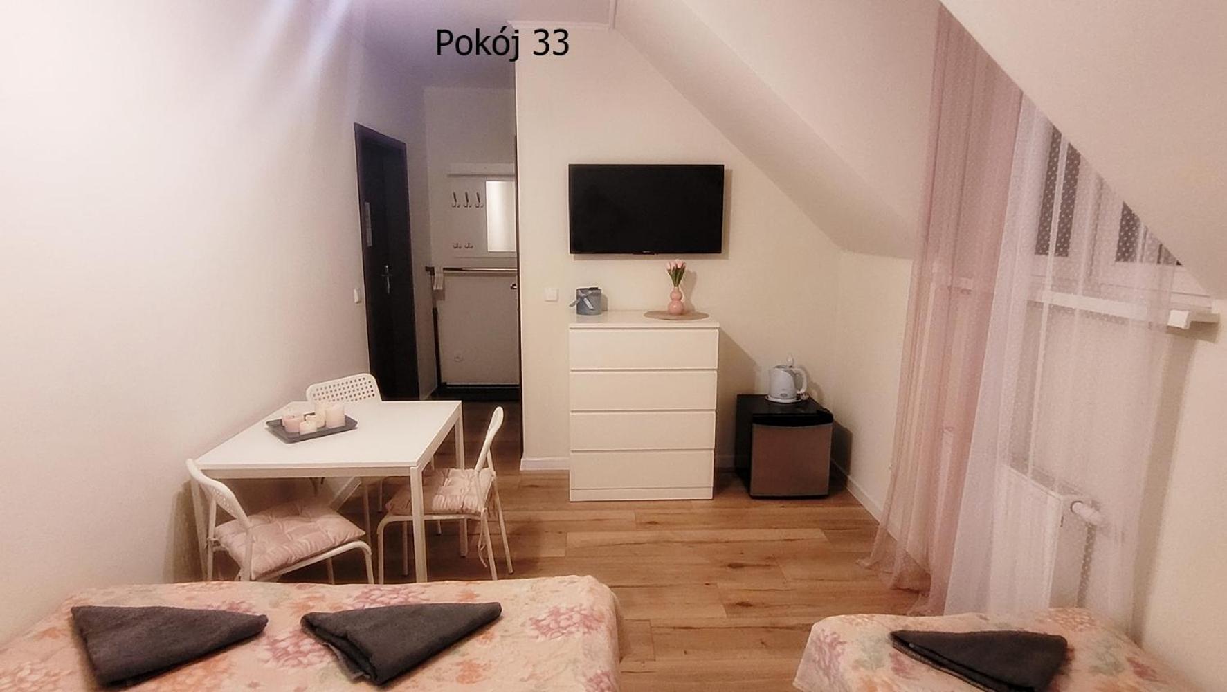 Pod Debem Bed & Breakfast ครีนิซามอร์สกา ภายนอก รูปภาพ