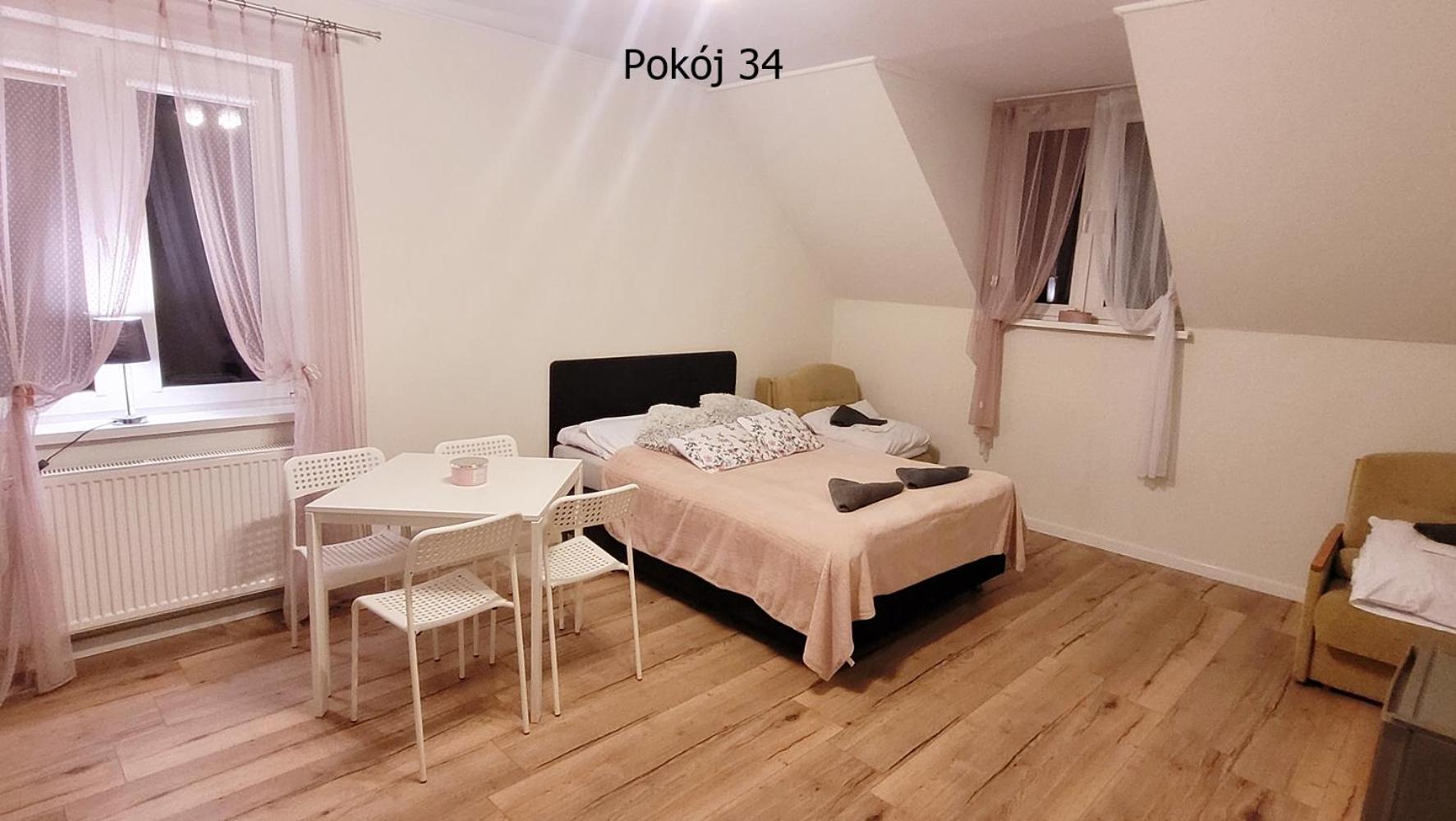 Pod Debem Bed & Breakfast ครีนิซามอร์สกา ภายนอก รูปภาพ