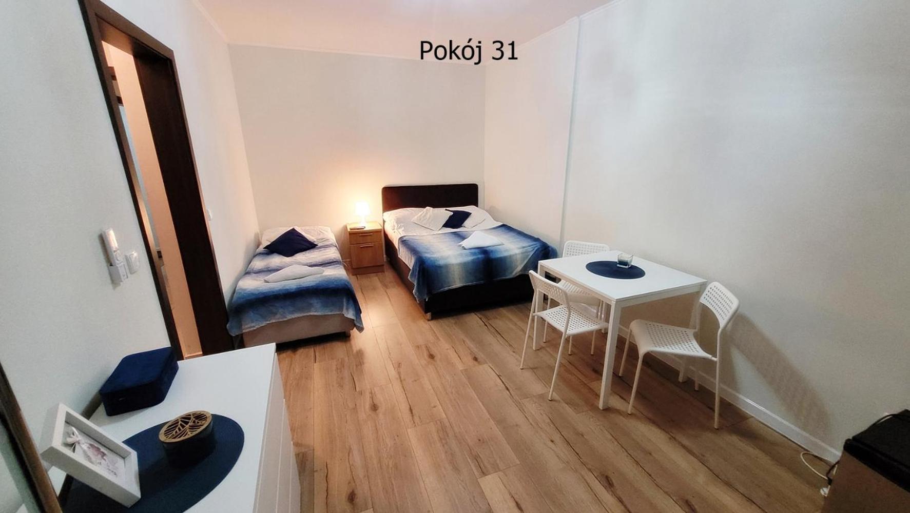 Pod Debem Bed & Breakfast ครีนิซามอร์สกา ภายนอก รูปภาพ
