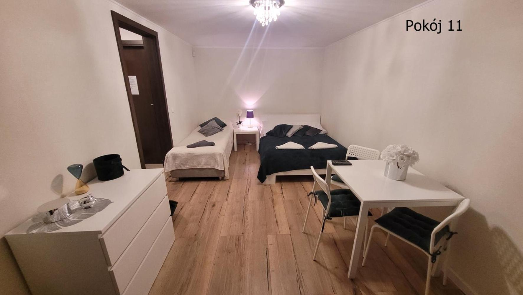 Pod Debem Bed & Breakfast ครีนิซามอร์สกา ภายนอก รูปภาพ