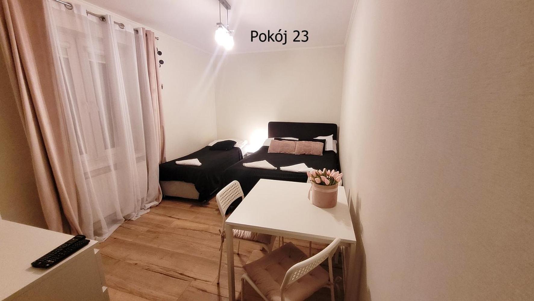 Pod Debem Bed & Breakfast ครีนิซามอร์สกา ภายนอก รูปภาพ