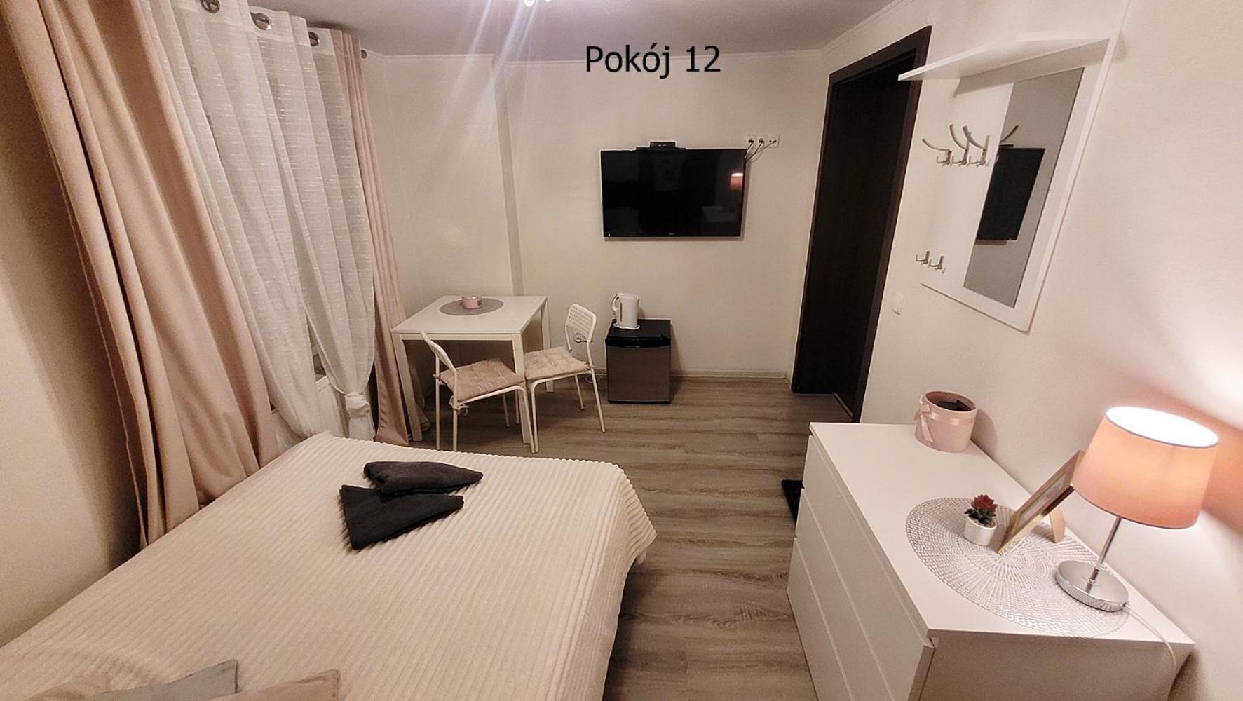 Pod Debem Bed & Breakfast ครีนิซามอร์สกา ภายนอก รูปภาพ
